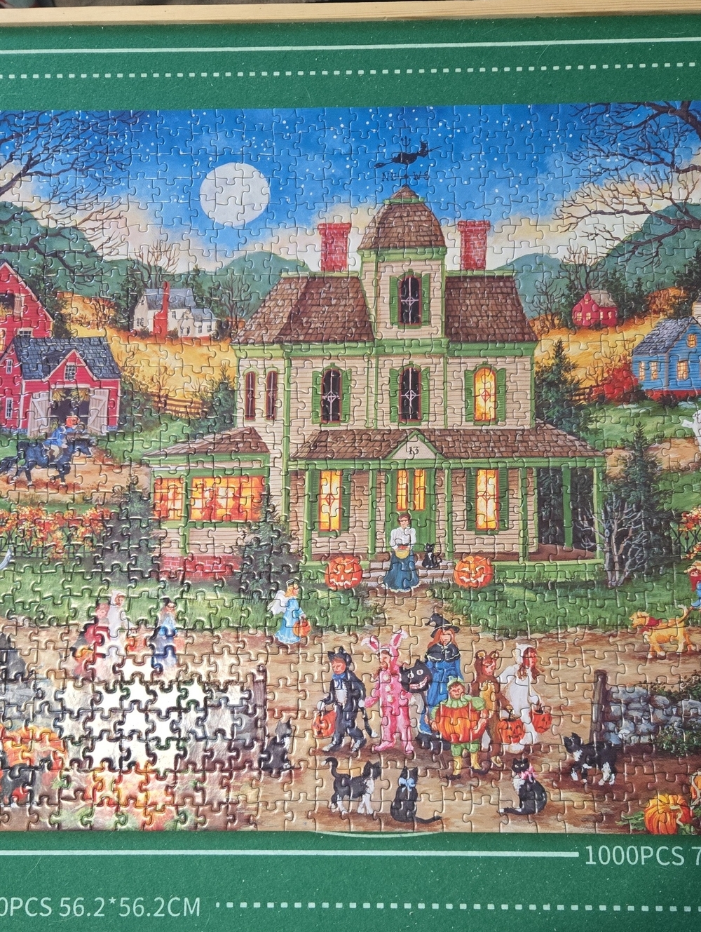 1000-Piece Halloween Village Jigsaw Puzzle
